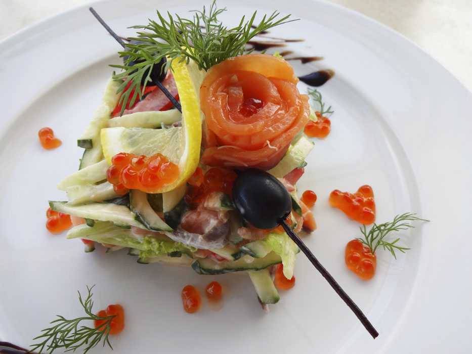 Салат с рыбой - полезно и вкусно: рецепт с фото и видео