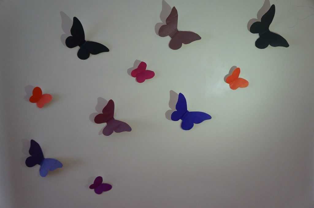 Как красиво наклеить бабочек на стену: композиции и оформление
 - 36 фото