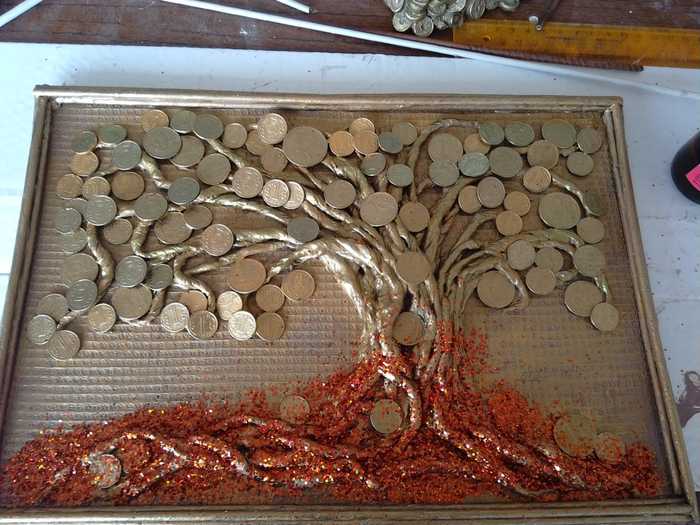 Картина денежного дерева  одна из самых востребованных работ, сделанных своими руками Такая картина является солидным подарком к любому