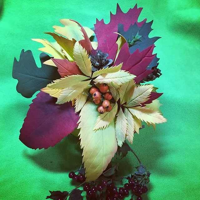Осеннее из фоамирана: листья и поделки, букеты и венки, мастер-класс с цветком, ободки и композиция со схемой