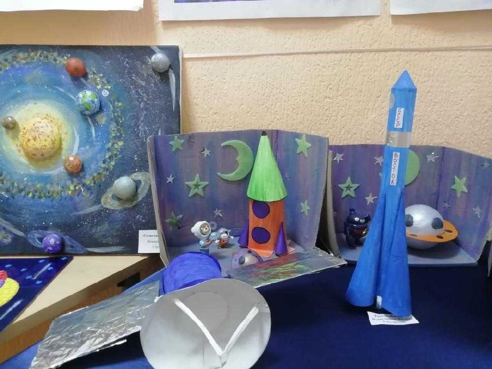 Поделки ко дню космонавтики. подборка идей на 12 апреля для детского сада и школы