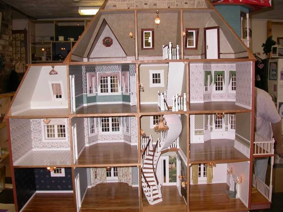 Кукольный домик для дочек