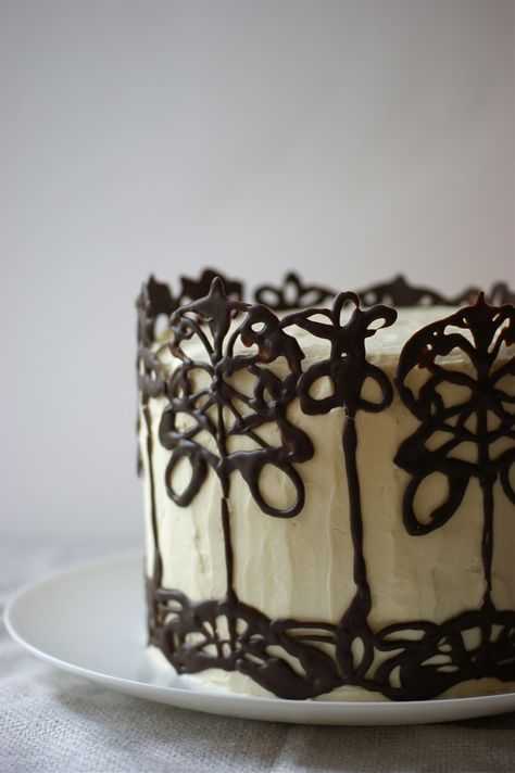 Как украсить торт шоколадом в домашних условиях: разнообразие шоколадного декора