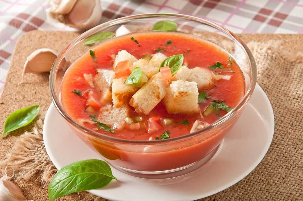 Как приготовить томатный суп гаспачо в домашних условиях Простой пошаговый рецепт приготовления и советы Польза супа для похудения и в жаркие дни
