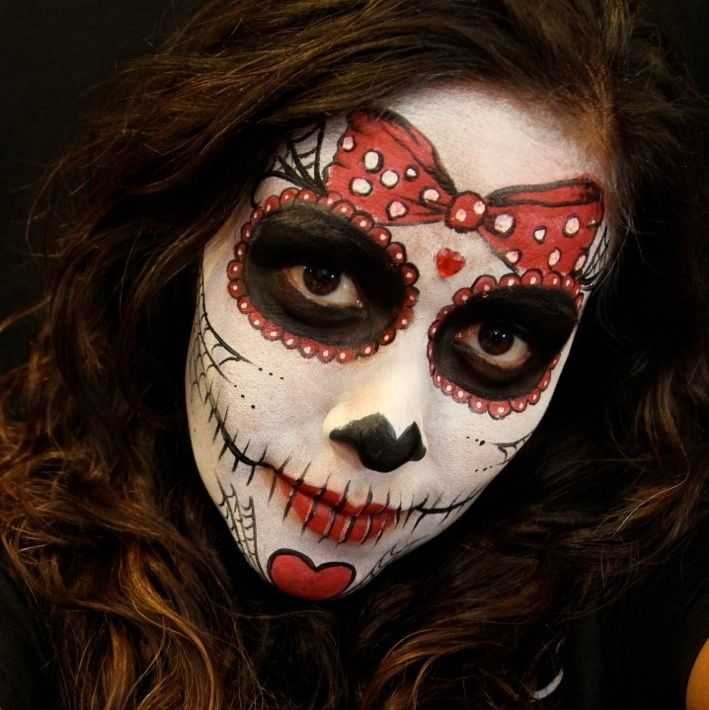Как раскрасить лицо на коляду. макияж на хэллоуин