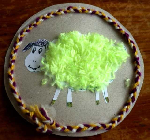 Новогодняя овечка из ткани