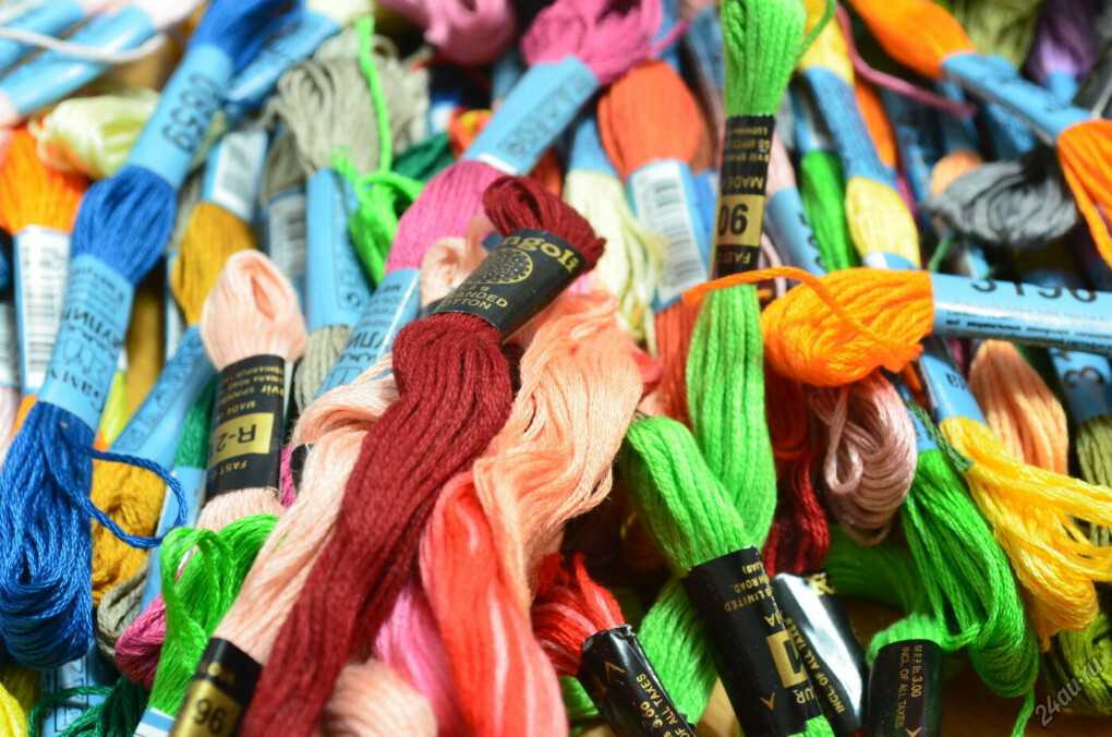 Виды вышивки нитками мулине. подробно о том, как и чем вышивать гладью и крестиком. art-textil.ru