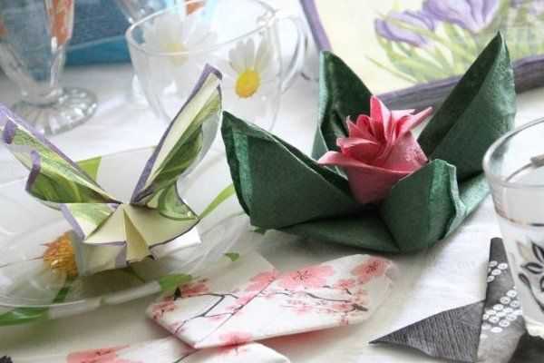 Цветок из салфеток своими руками: пошаговая инструкция с фото
