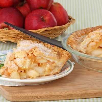 Шарлотка с яблоками в духовке: 6 простых рецептов