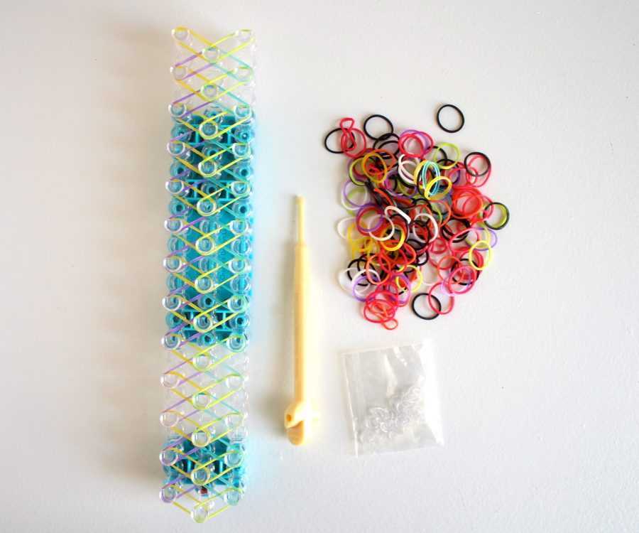Плетение из разноцветных резинок 🤡 на рогатке, что и как можно сплести легко