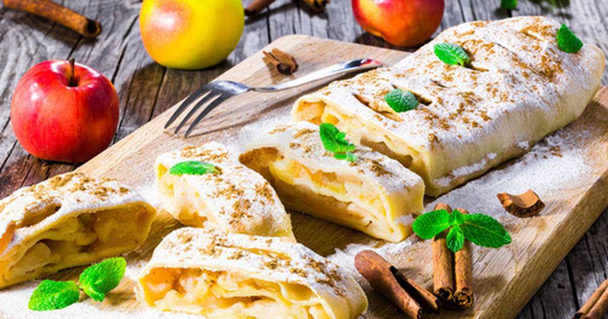 Штрудель с яблоками: 5 пошаговых рецептов с фото
