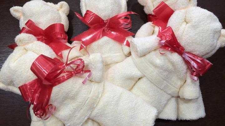 Как красиво сложить полотенце в подарок