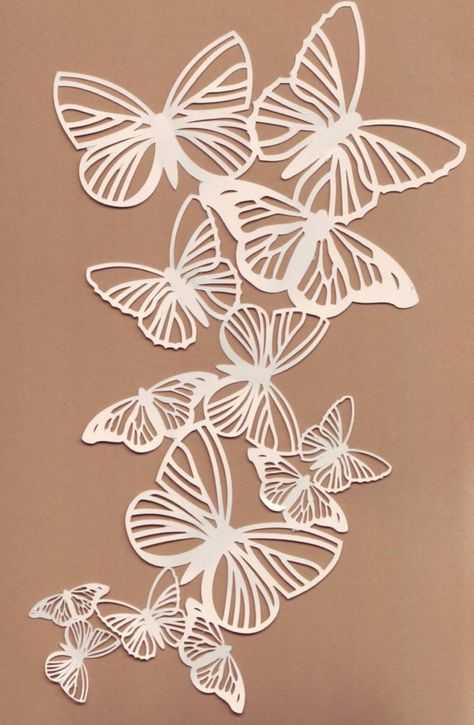 Инструкция, как вырезать бабочку из бумаги, описанная далее, научит изготавливать бумажных бабочек даже новичков Делать такие сувениры несложно Чтобы