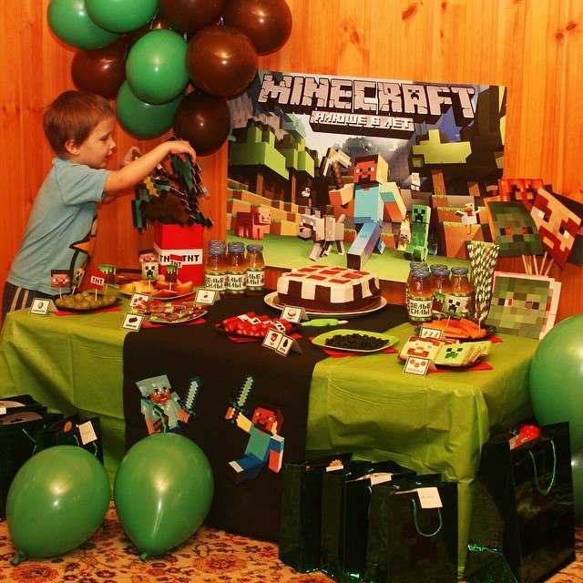 Кто не знает игру Майнкрафт MinecraftМы уверены, что не найдется, пожалуй, ни одного взрослого, а тем более ребенка, который бы не был знаком с этим захватывающим и увлекательным виртуальным миром, который наполнен удивительными возможностями творить и со