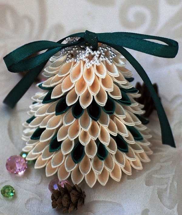 Декорируем новогодние шары в технике канзаши