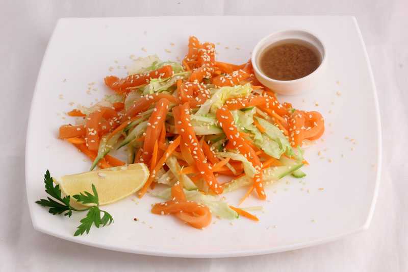 Салат с семгой – 10 очень вкусных рецептов с пошаговыми фото