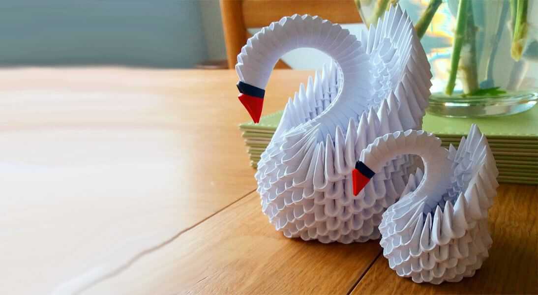 Бумажный лебедь. Модульное оригами. Лебедь из бумаги. Лебедь из модулей. Поделка лебедь из бумаги.