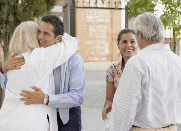 Как провести знакомство родителей жениха и невесты: полезные советы