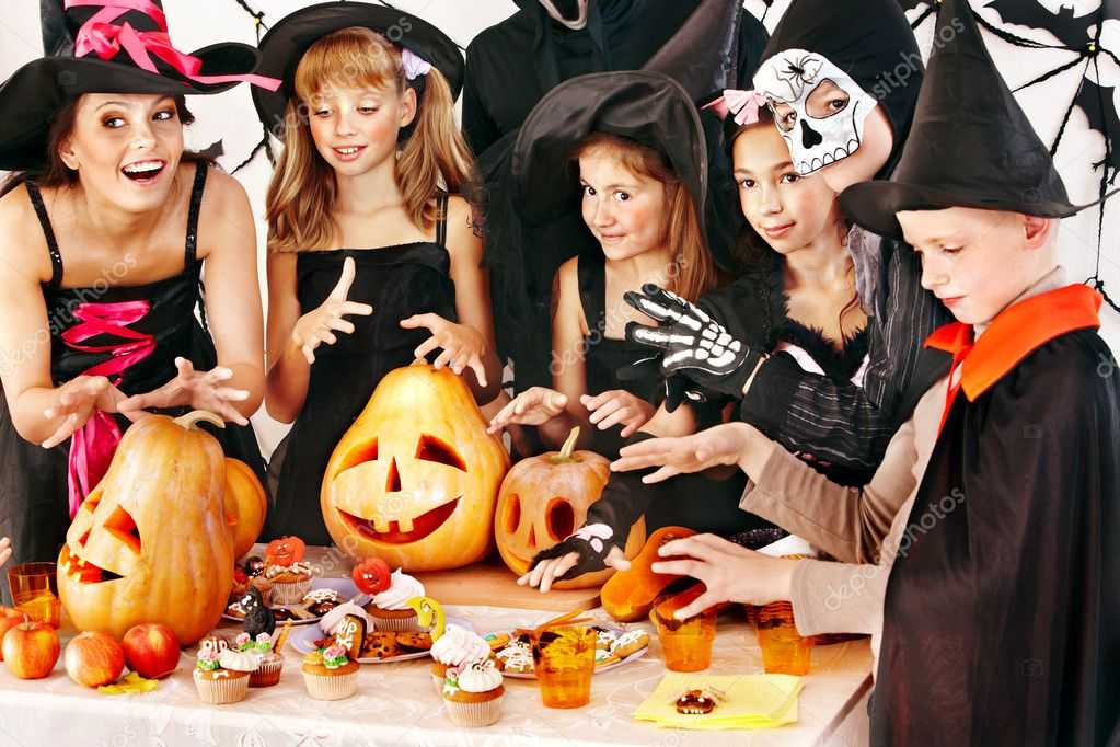 Фотозона на хэллоуин своими руками: для детей, взрослых, молодежи. как сделать дешево дома и в школе