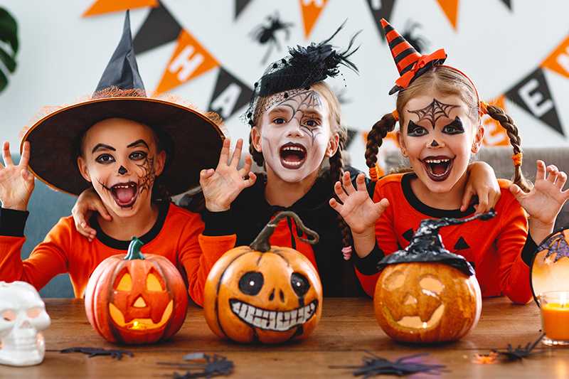 Декор на хэллоуин своими руками: простые, оригинальные, детские и крутые декорации