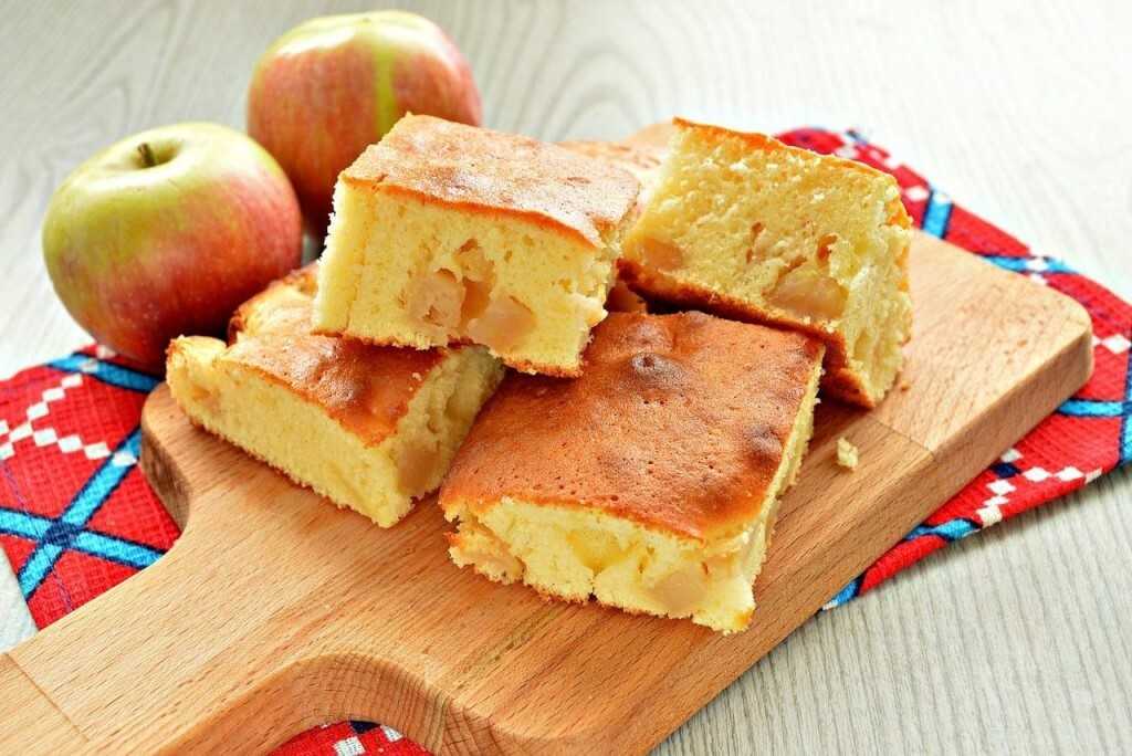Шарлотка с яблоками в духовке - готовим быстро и очень вкусно! 10 пошаговых рецептов пышной шарлотки с фото