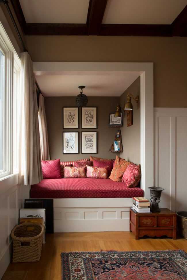 Стол-подоконник: 60+ фото в кухне, детской, спальне, гостиной, лоджии и кабинете