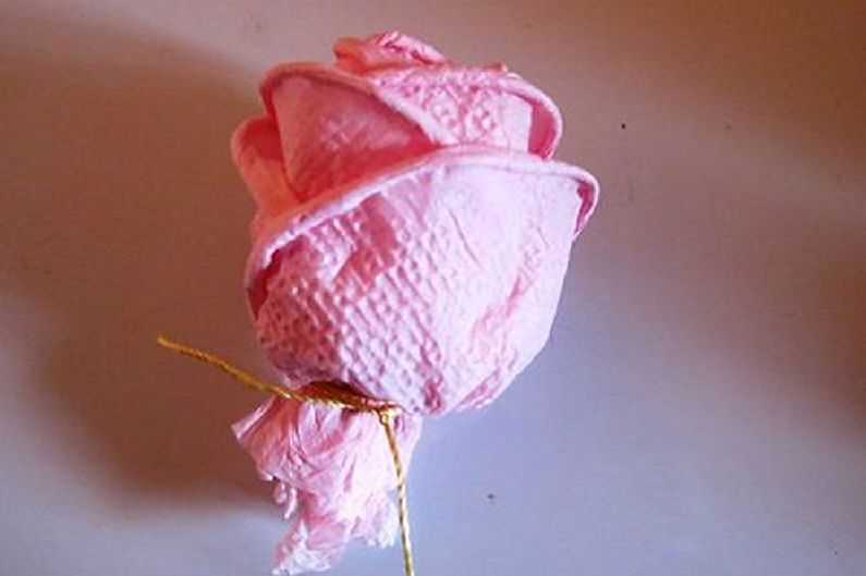 Цветы из салфеток своими руками - как сделать розу или гвоздику - пошаговые мк с фото для начинающих - видео уроки