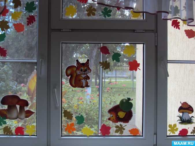 Как украсить окна на новый год 2022: 85 фото идей украшений окон трафаретами, шаблонами, снежинками и вытынанками