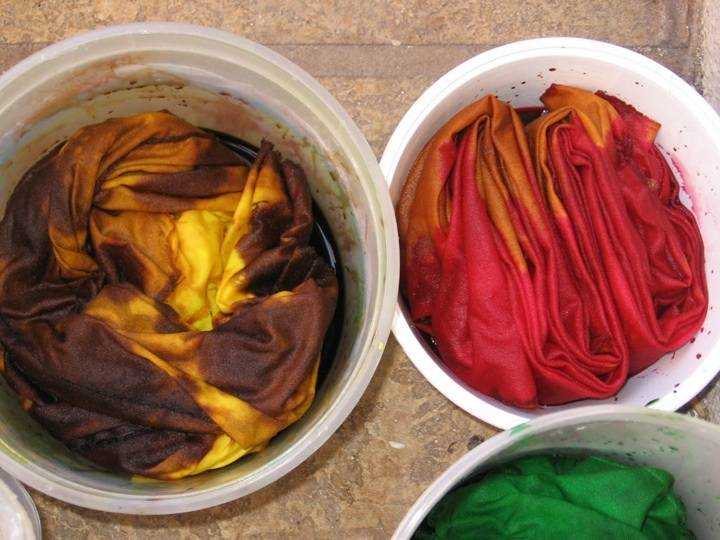 Как и чем покрасить ткань в домашних условиях