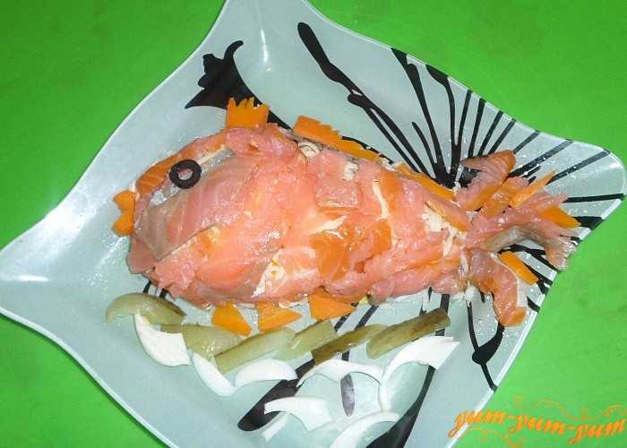 Рецепт салата Золотая рыбка с семгой Вкусный и изысканные салатик для почетных гостей Пошаговое приготовление с фото Можно делать в креманках или в салатнике