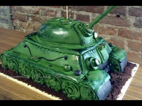Торт «танк» украшенный кремом