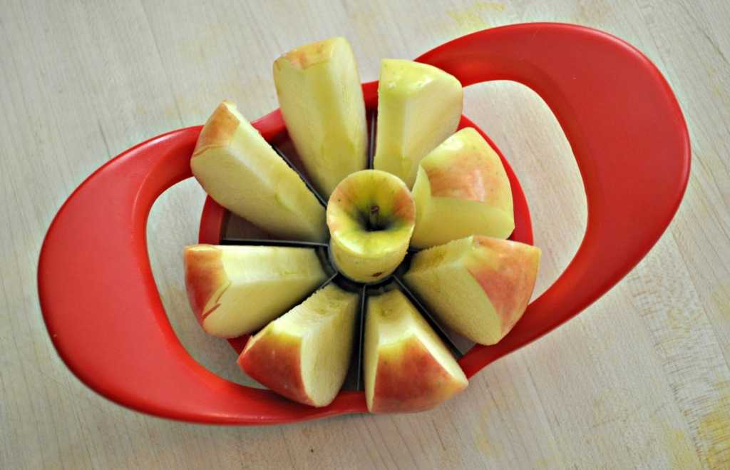 Как быстро на резать яблоки кубиком для сочного салата